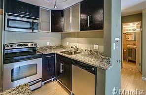 3rd image of 1032 N Clarkson St APT 207