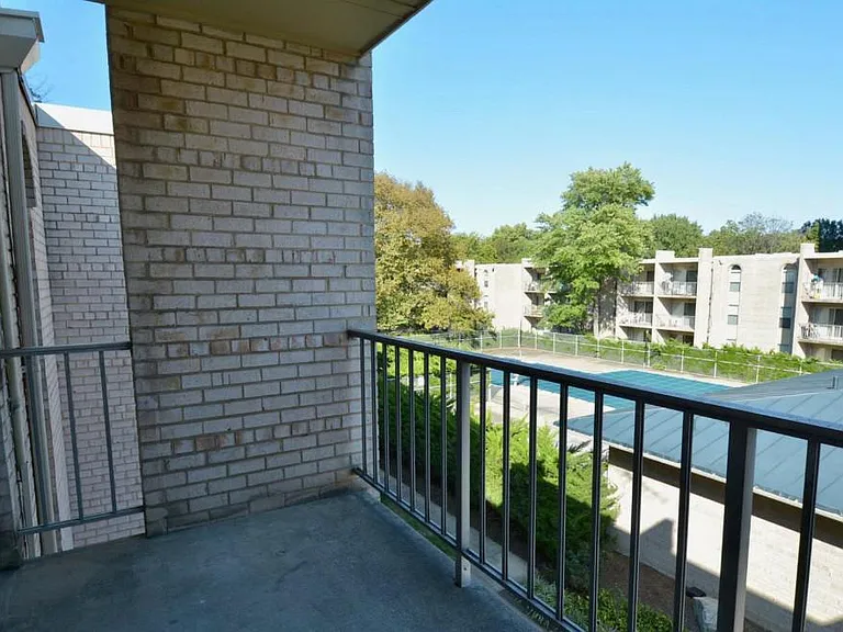 27 Canterbury Sq #301 — Photo 7