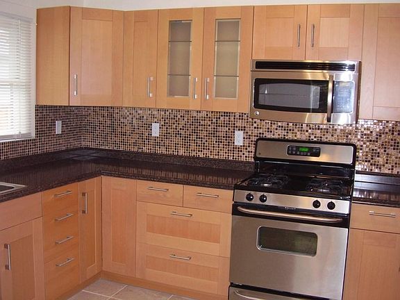 4th image of 421 Lincoln St #A