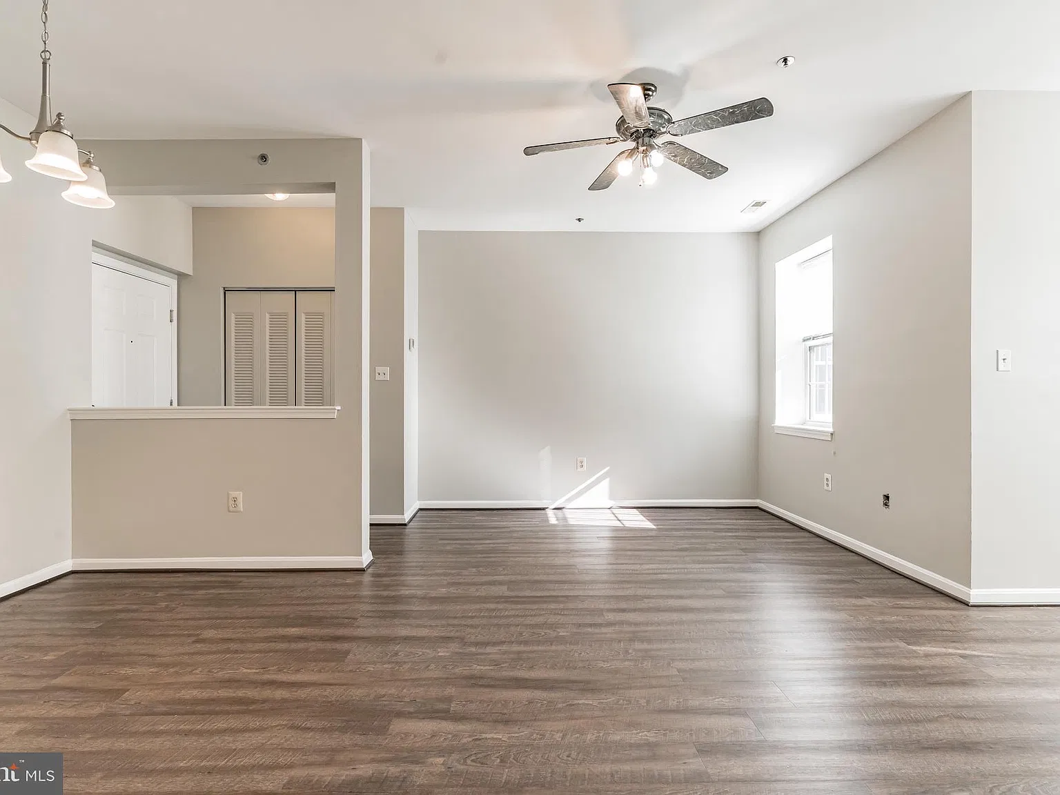 2 bed, 2.0 bath, 947 sqft, $2,000 — Photo 3