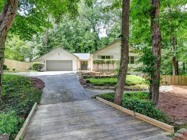 131 Denna Dr, Alpharetta, GA 30009
