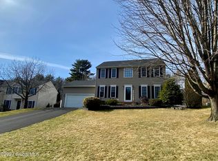 118 Old Coach Rd, Clifton Park, NY 12065