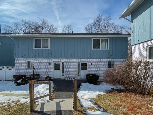 23 Cedarbrook Townhouse #23, Brookfield, CT 06804