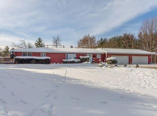 3051 Brittany Cir, Cedar Rapids, IA 52411