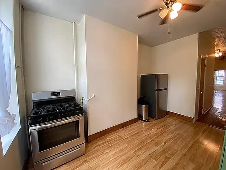 283 22nd St #1R — Photo 5