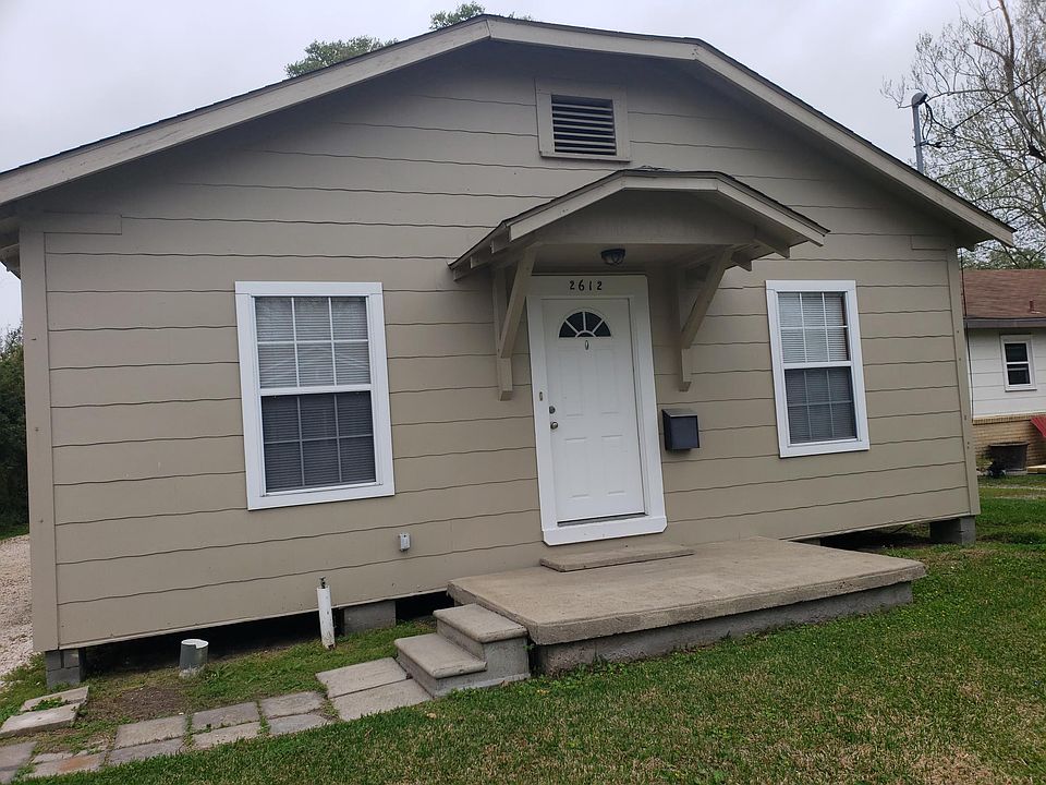 1st image of 2612 Elms St