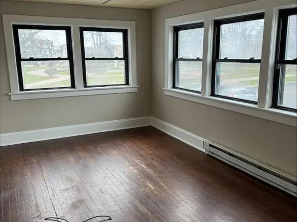 1 W Broad St APT 2, Nanticoke, PA 18634