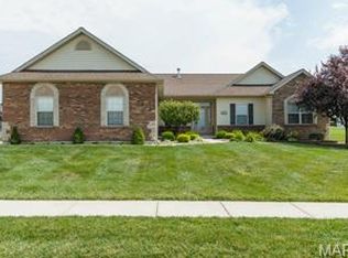 1043 Highland Estates Dr, Wentzville, MO 63385