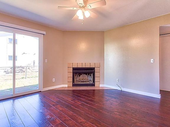 3rd image of 1011 Mazatlan Cir APT D