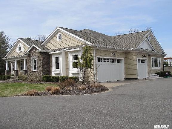 2nd image of 60 Suffolk Ln