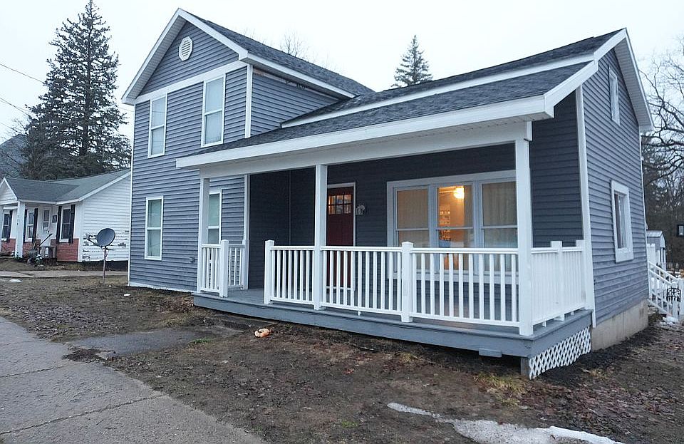 1st image of 502 W Main St