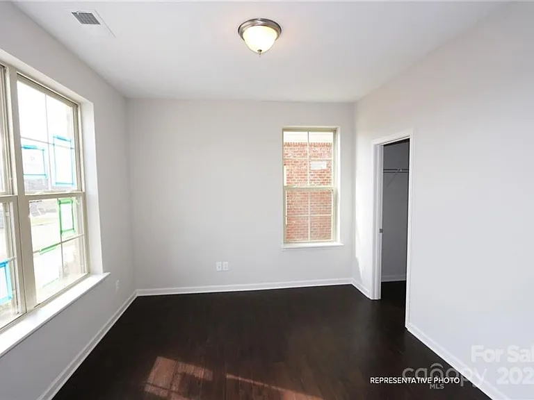 1116 Doveridge St — Photo 4