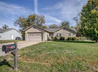 4834 Cedar Spring Dr, Highland, IL 62249