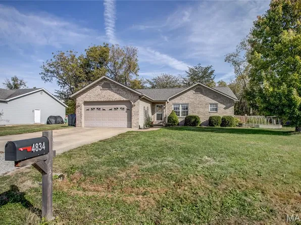 4834 Cedar Spring Dr, Highland, IL 62249