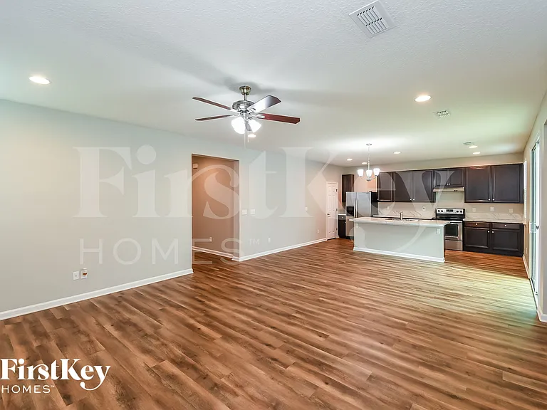 11990 Alexandra Dr — Photo 3