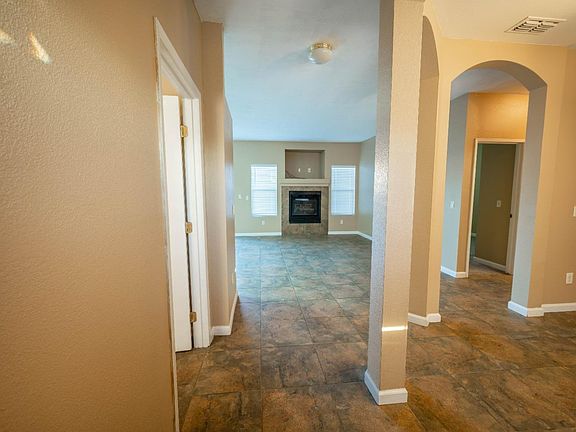 3rd image of 2124 Wexford Ln