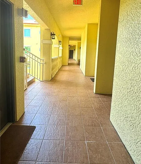 2738 Tiburon Blvd E #B405 — Photo 25