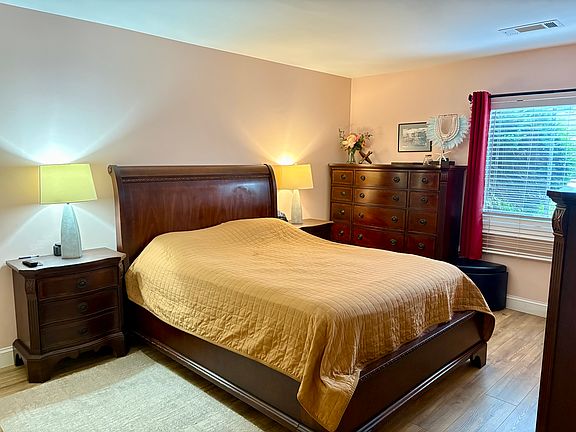 5th image of 18617 Walkers Choice Rd APT 1