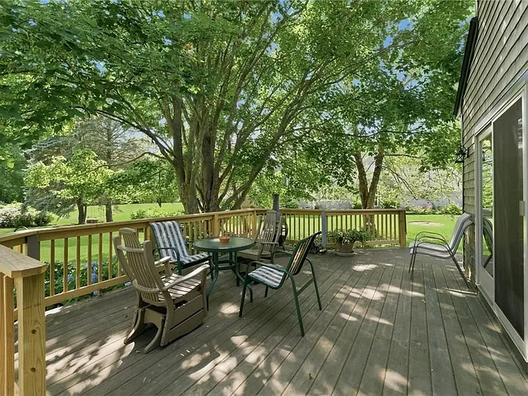 131 Taylor Rd — Photo 8
