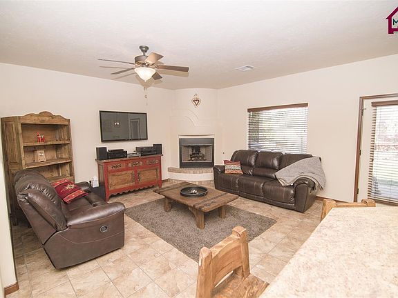 3rd image of 1928 Villa Napoli Loop W