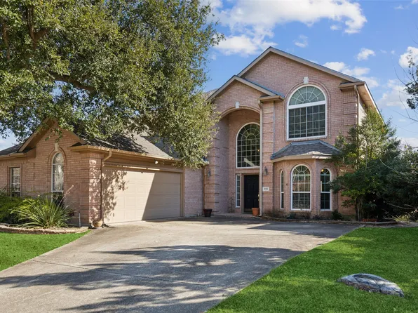 310 Fairway Meadows Dr, Garland, TX 75044