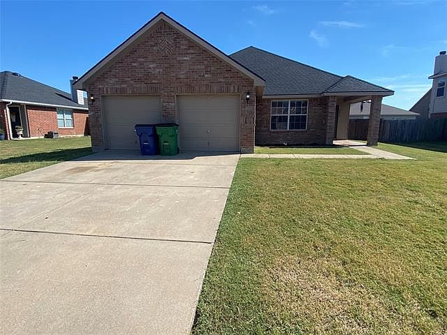 1st image of 204 Equestrian Dr