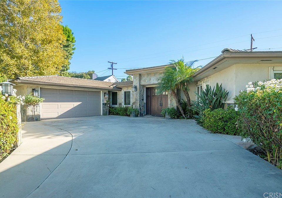 1st image of 13454 Valleyheart Dr N