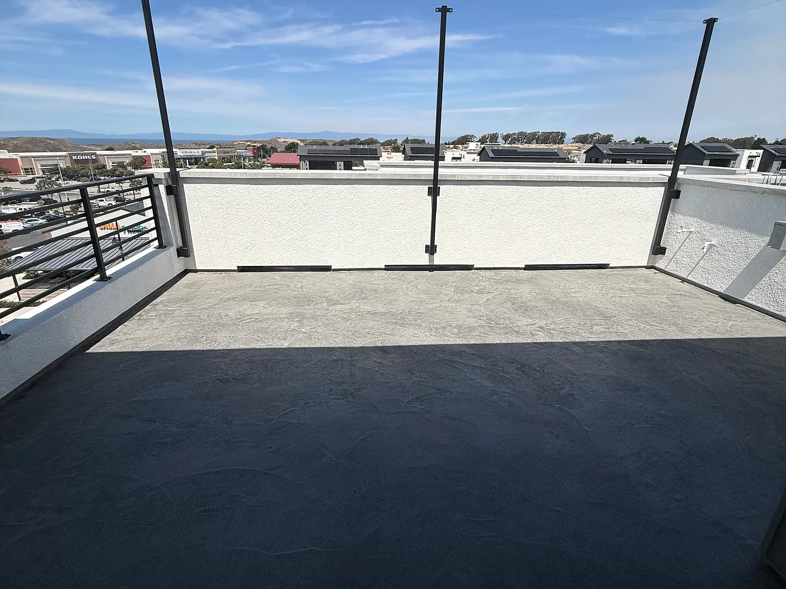 2 bed, 2.5 bath, 2500 sqft, $5,950 — Photo 1