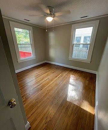 5th image of 113 W Edgewood Dr