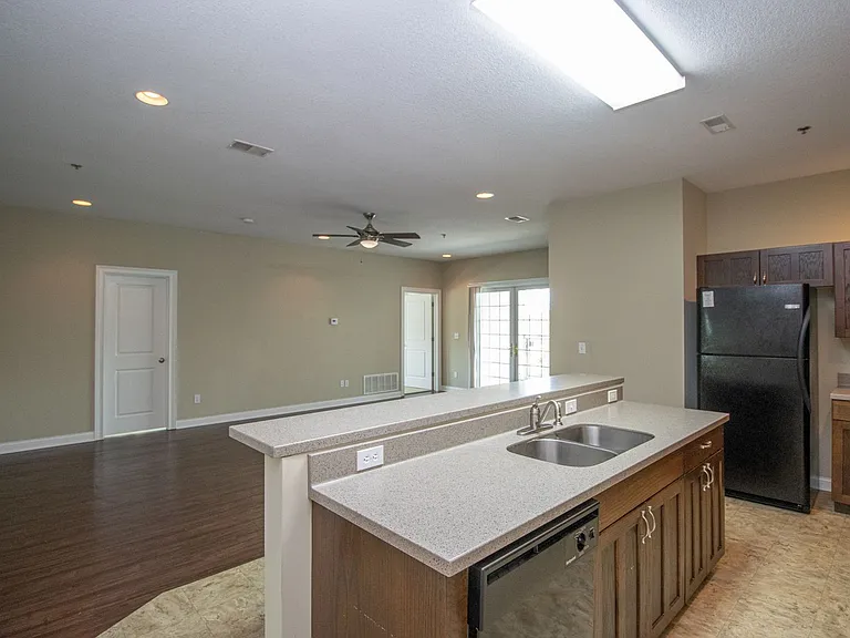1109 Club Village Dr — Photo 14