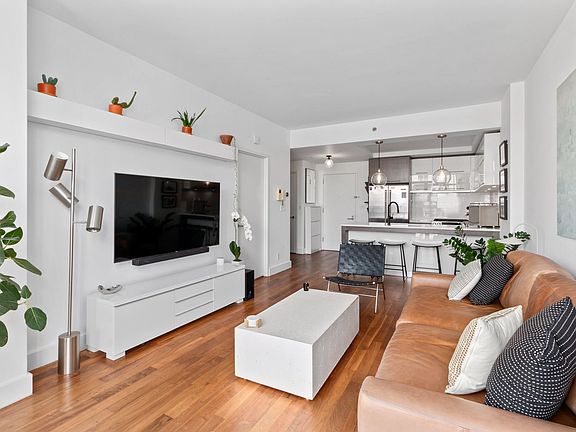 3rd image of 214 N 11th St #4D