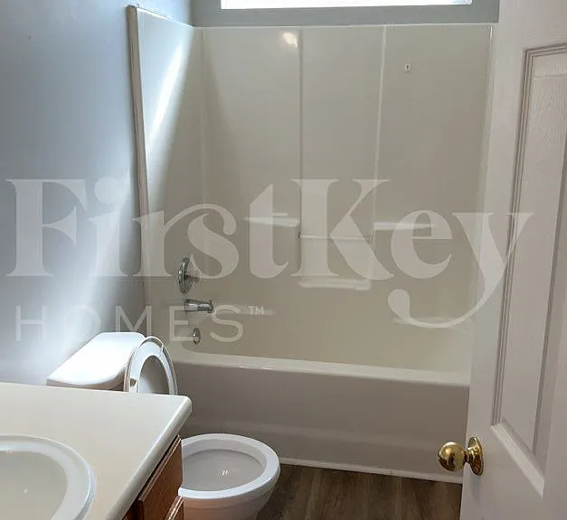 3080 Lakeside Cir — Photo 11