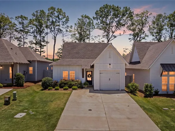 1186 Woodland Cir, Opelika, AL 36801