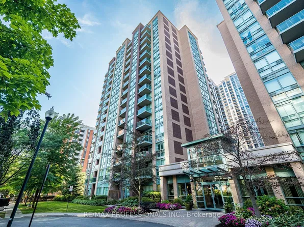 7 Michael Power Pl #101, Toronto, ON M9A 0A4