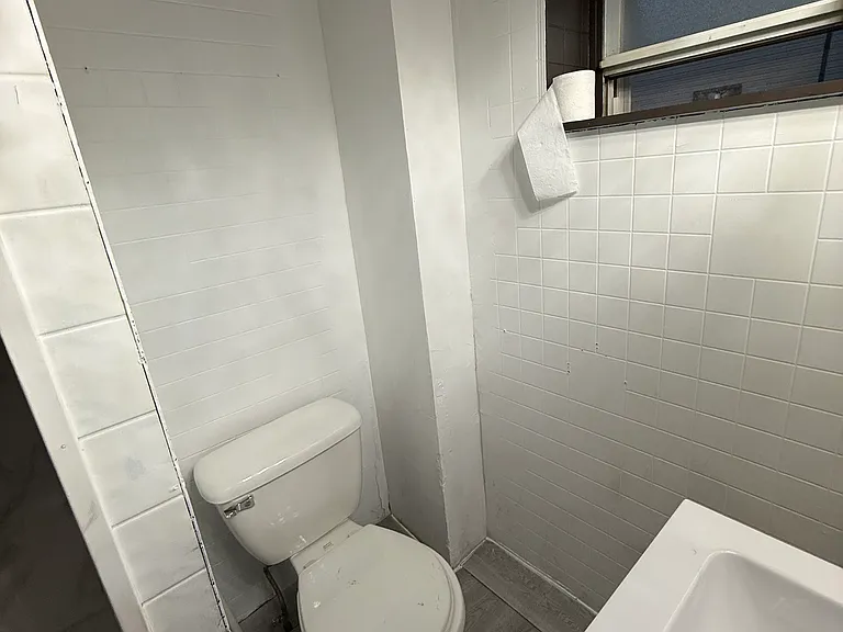 2027 E Madison St #2 — Photo 8