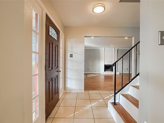 3rd image of 11806 Knollpark Dr