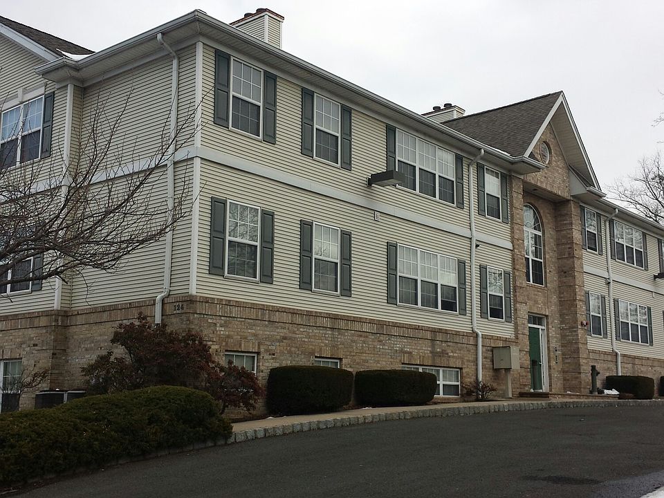 1st image of 124 Union Ave APT 2