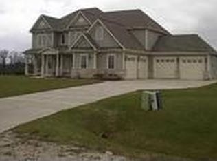 5650 Schmidt Ln, Yorkville, IL 60560