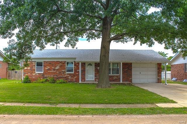 1st image of 3324 Village Ln