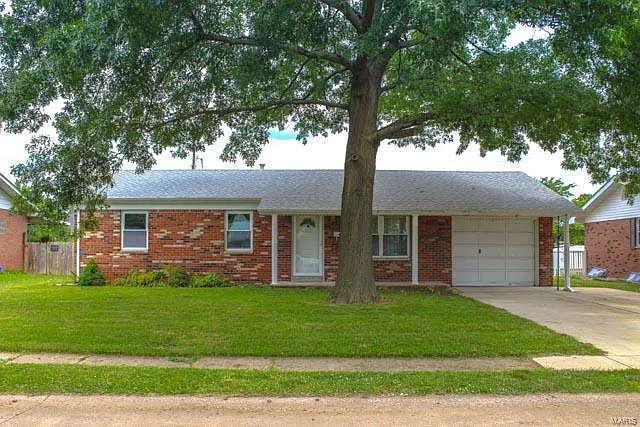 3324 Village Ln photo 1