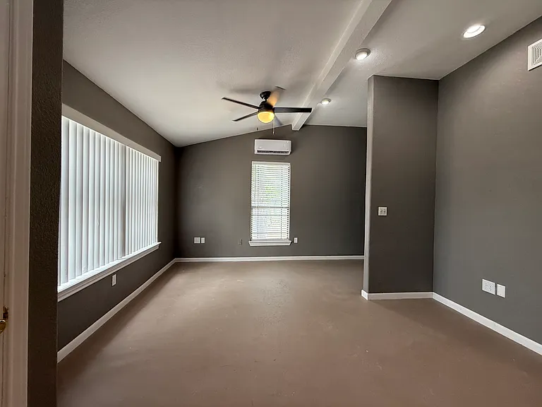 423 W Craig Pl #4 — Photo 10