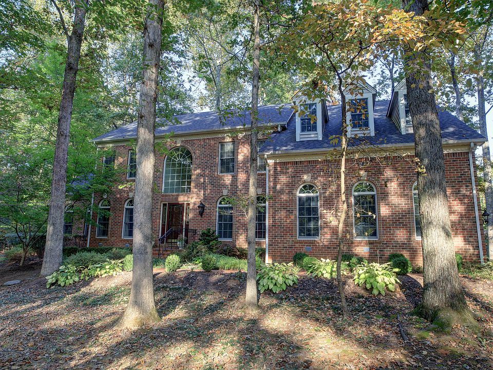 1st image of 6699 Colonnades Dr