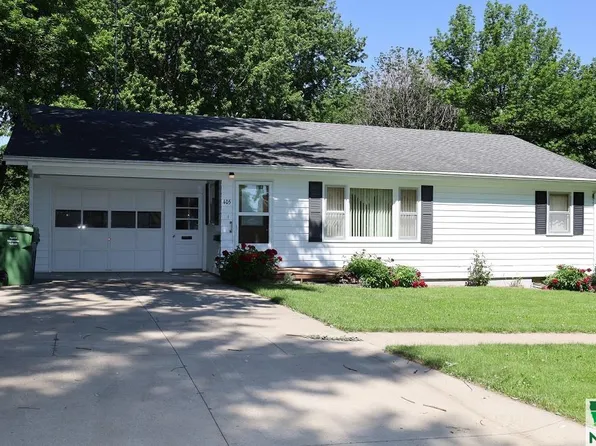 405 S Bradley St, Rock Rapids, IA 51246