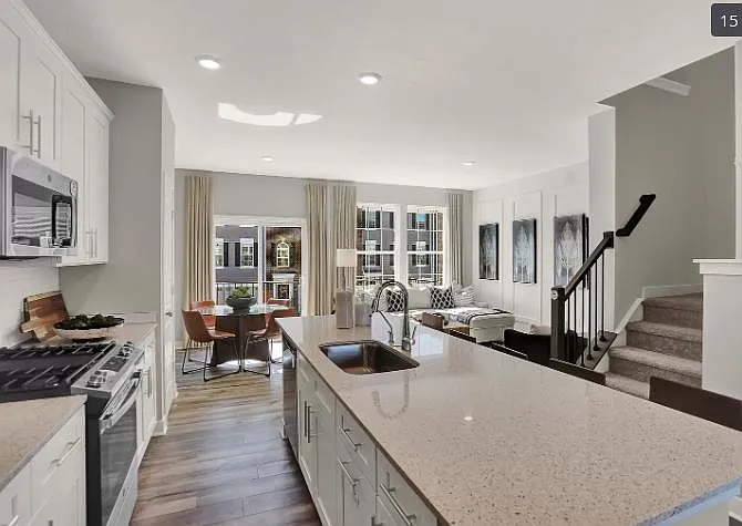 9329 Clarendon Dr — Photo 12