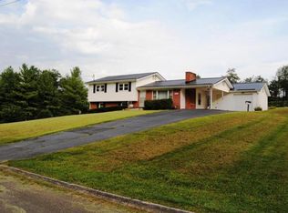 15025 Lowry Hills Rd, Bristol, VA 24202