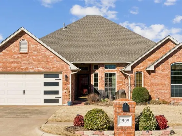 1909 Del Simmons Dr, Edmond, OK 73003