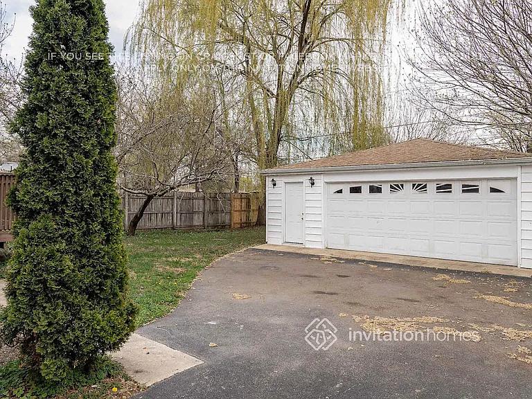 321 S Yale Ave — Photo 20