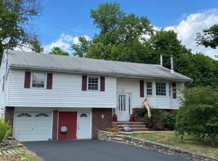 32 Spring Rock Rd, New Windsor, NY 12553