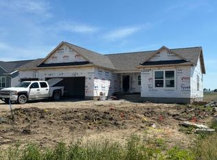 1346 Partridge Ln, Waterloo, IA 50701