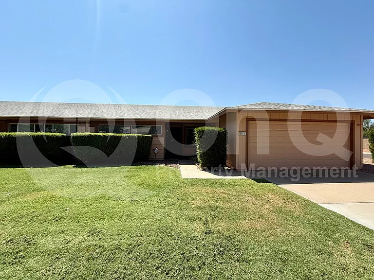 4950 E Lake Point Cir — Photo 1